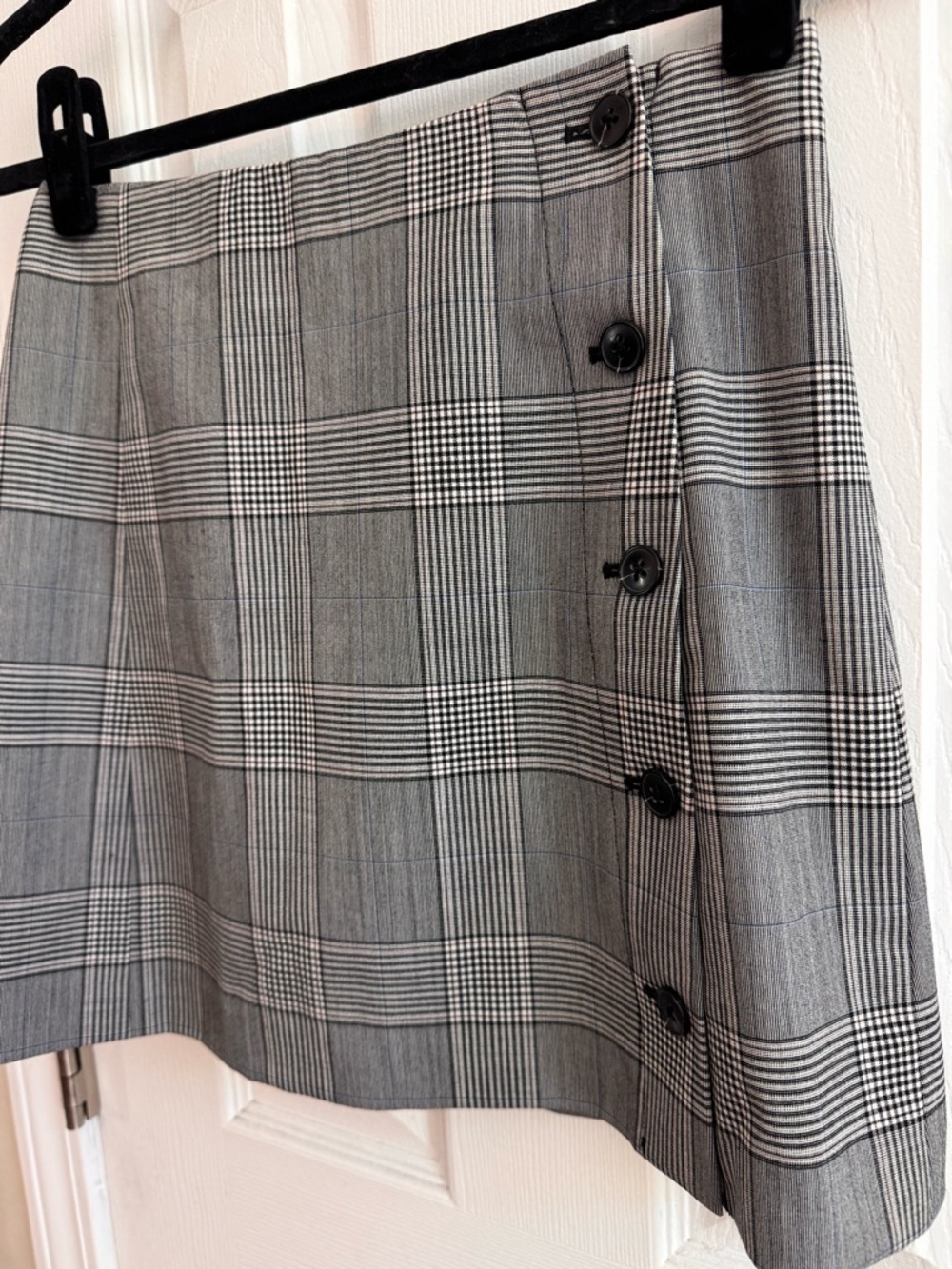 SUNDAY BEST • ARITZIA Wool Blend Plaid Skirt w/ Buttons Size 6 - Picture 2 of 5